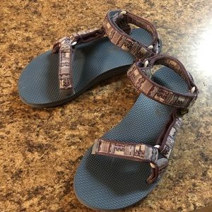 Women’s Teva’s